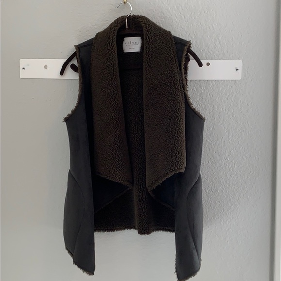 Shearling & suede vest - Picture 1 of 8
